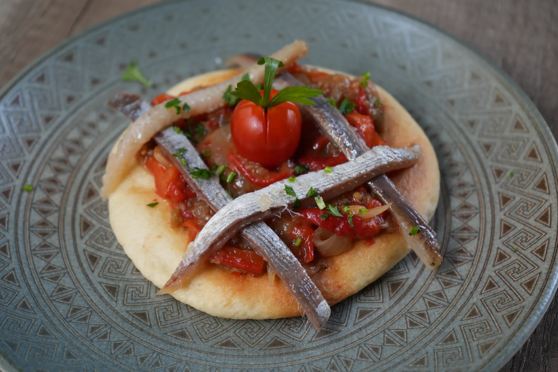 Coca de Verdura Asada y Sardina Ahumada, de Gastrobar Origen, en la Jornada de Cocas de Dénia